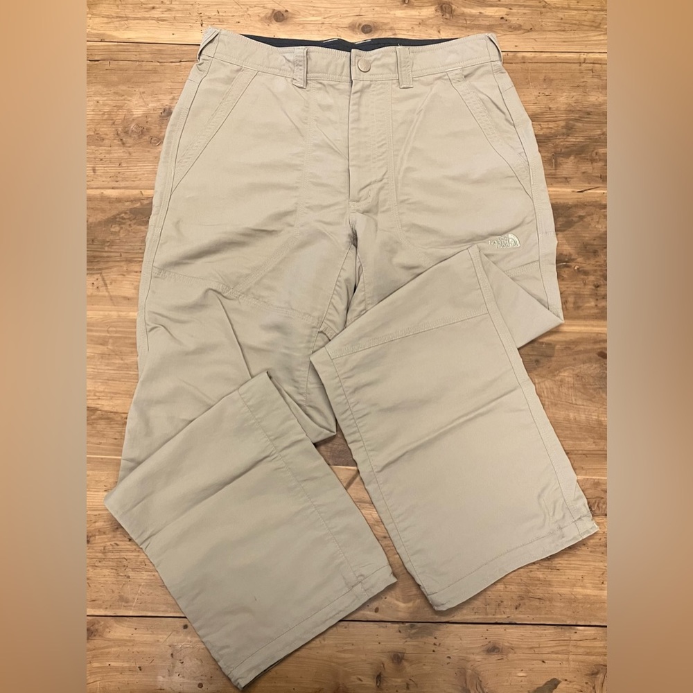 North Face hiking pants. Near-new condition!